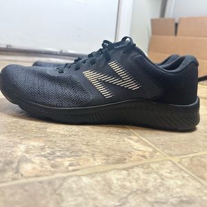New Balance Women’s DRFT V1